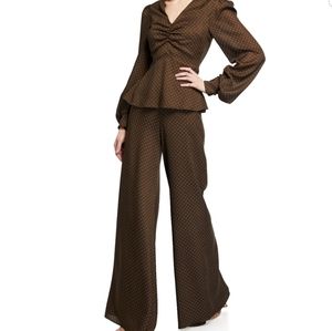 Alexis 2 piece belted set,new,sz Medium, $695